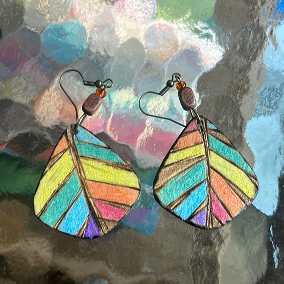 Multi-color Leaf Earringgs - Picture 1 of 2